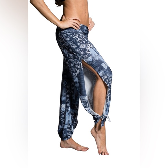 Onezie Pura Vida Flowy Split Leg Pants - Picture 11 of 12